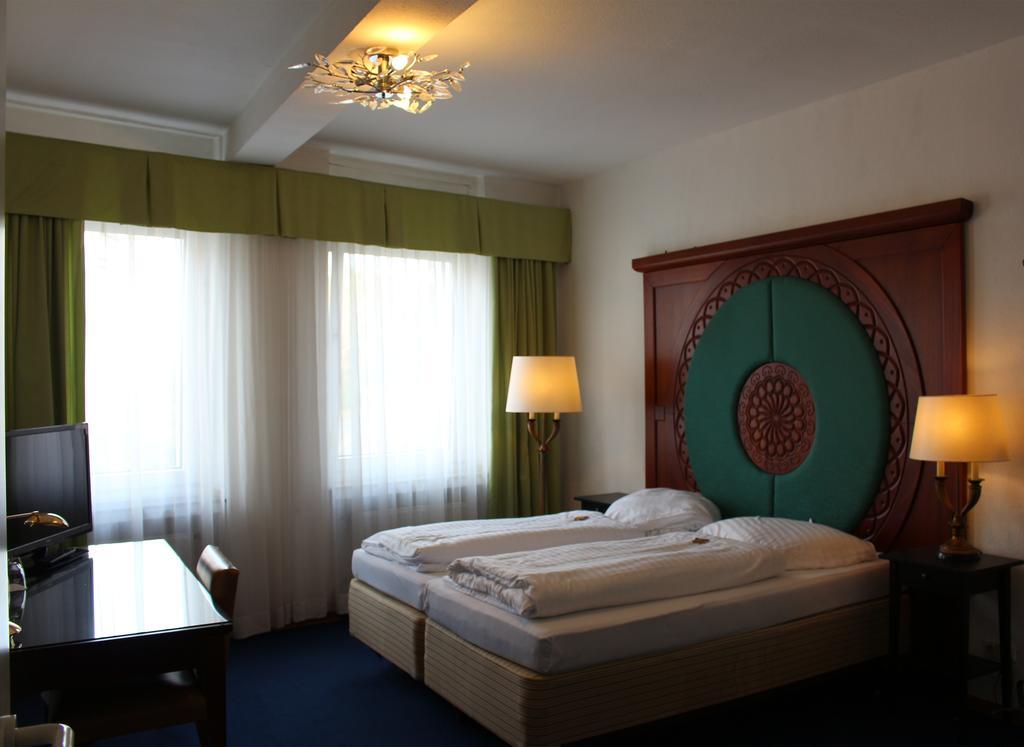 Hotel-Restaurant Heute Frechen Rom bilde
